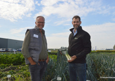 Marcel Bloemendaal van Tozer Seeds, dat voor het eerst een demoveld had in Zwaagdijk in week 39, en Wilco Meuldijk van Uniseeds dat de verkoop verzorgt. Met de preirassen Oxford F1 en Ascot F1 timmeren de bedrijven aan de weg.